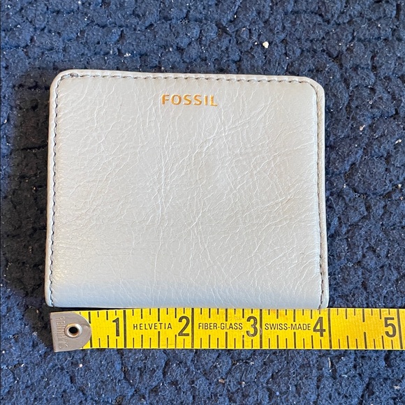 Fossil Light Gray Leather Wallet - Picture 1 of 3